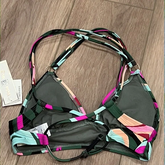 Macy’s NWT Junior’s Tropical Hula Honey Bikini Top Size XS Strappy Crisscross - Picture 6 of 16